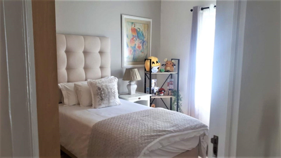 To Let 4 Bedroom Property for Rent in Plattekloof Western Cape